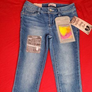 NWT!! Squeeze Skinny Jeans